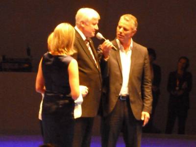 Horst Seehofer reit einen Witz ber die Maut. 