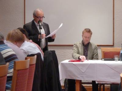 Harald Rienth begrt die Mitglieder, neben ihm Kreisgeschftsfhrer David Mller. 