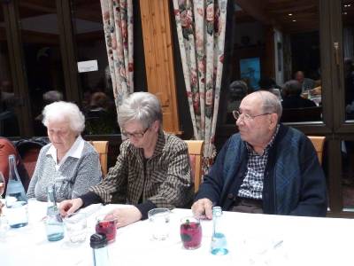 Christel Schwegler, Mitte, wurde zur Beisitzerin gewhlt.