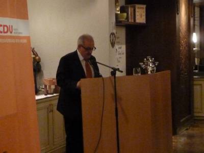 Der Stadtverbandsvorsitzende Harald Rienth erffnet die Versammlung. 