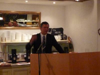 Christoph Palm spricht ber die Flchtlingssituation in Fellbach.