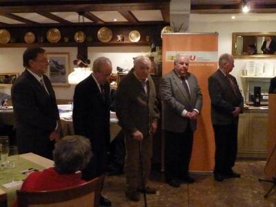 Adolf Kndler, Helmut Heim, Alois Uhl, Roland Klebert und Rudolf Neumaier (v.l.n.r.) wurden gebhrend geehrt. 