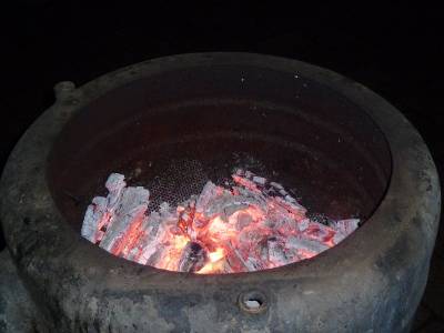 Im Hof der Familie Hess brannte ein Feuer. 