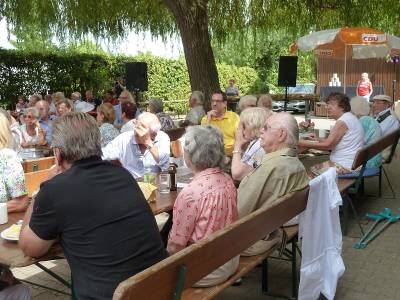 Etwa 100 Gste in der Spitze waren zum Schimmelbauer gekommen.