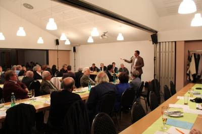 Oberbrgermeister Christoph Palm bei seiner Rede.