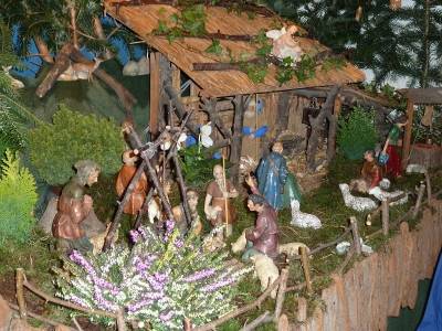 Die Krippe ist in der Kirche ein beliebter Anlaufpunkt. 