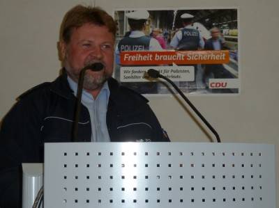 Revierleiter Klaus Auer ber die aktuellen Herausforderungen der Fellbacher Polizei. 