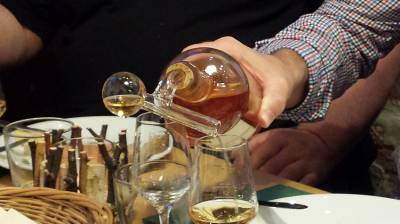 Vorsicht beim Einschenken!