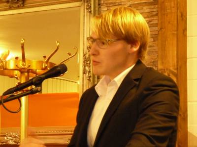 JU-Vorsitzender Stefan Hmmerle spricht auch auenpolitische Themen an. 